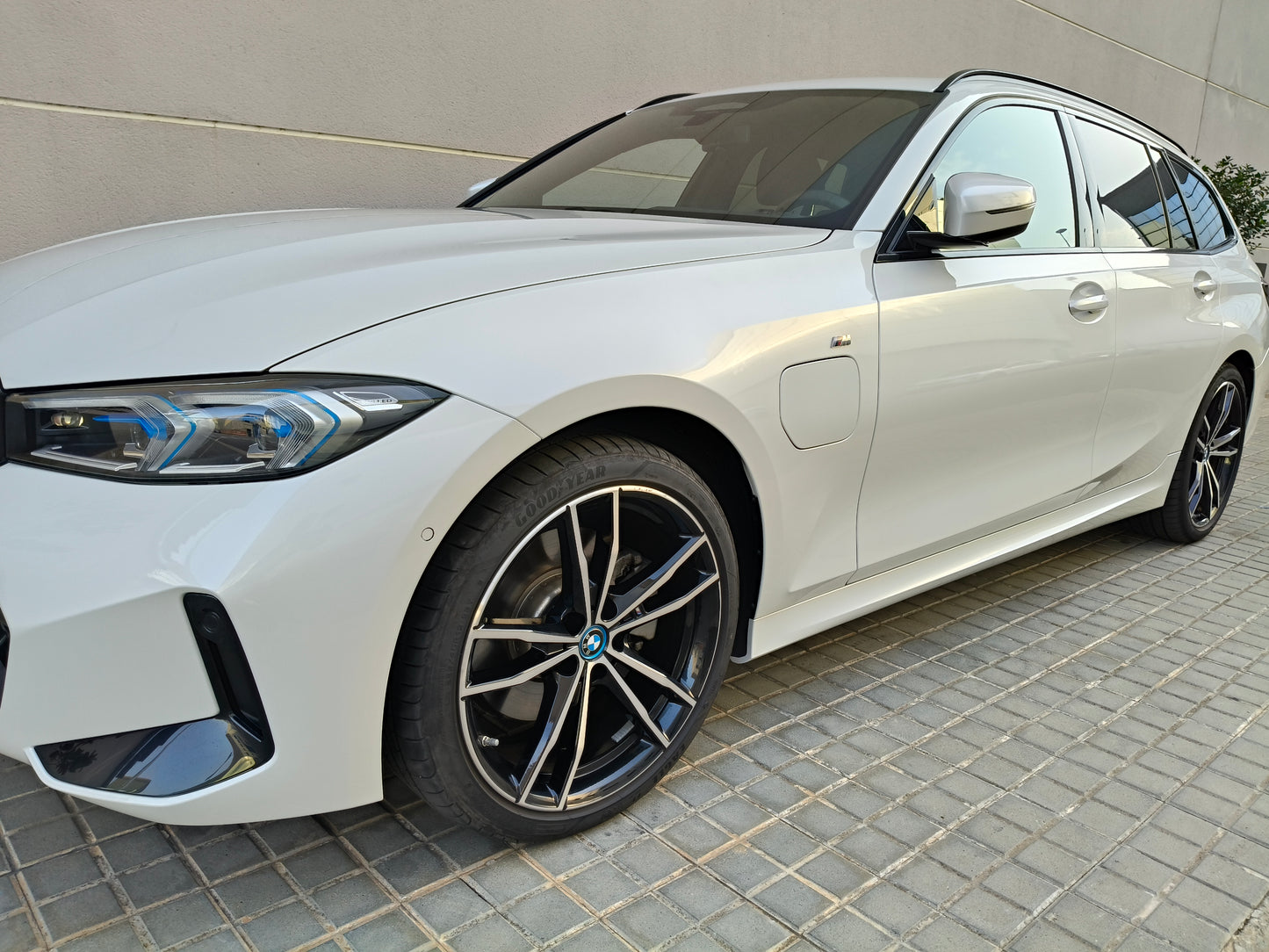 BMW 330e TOURING HIBRIDO ENCHUFABLE PACK M SPORT