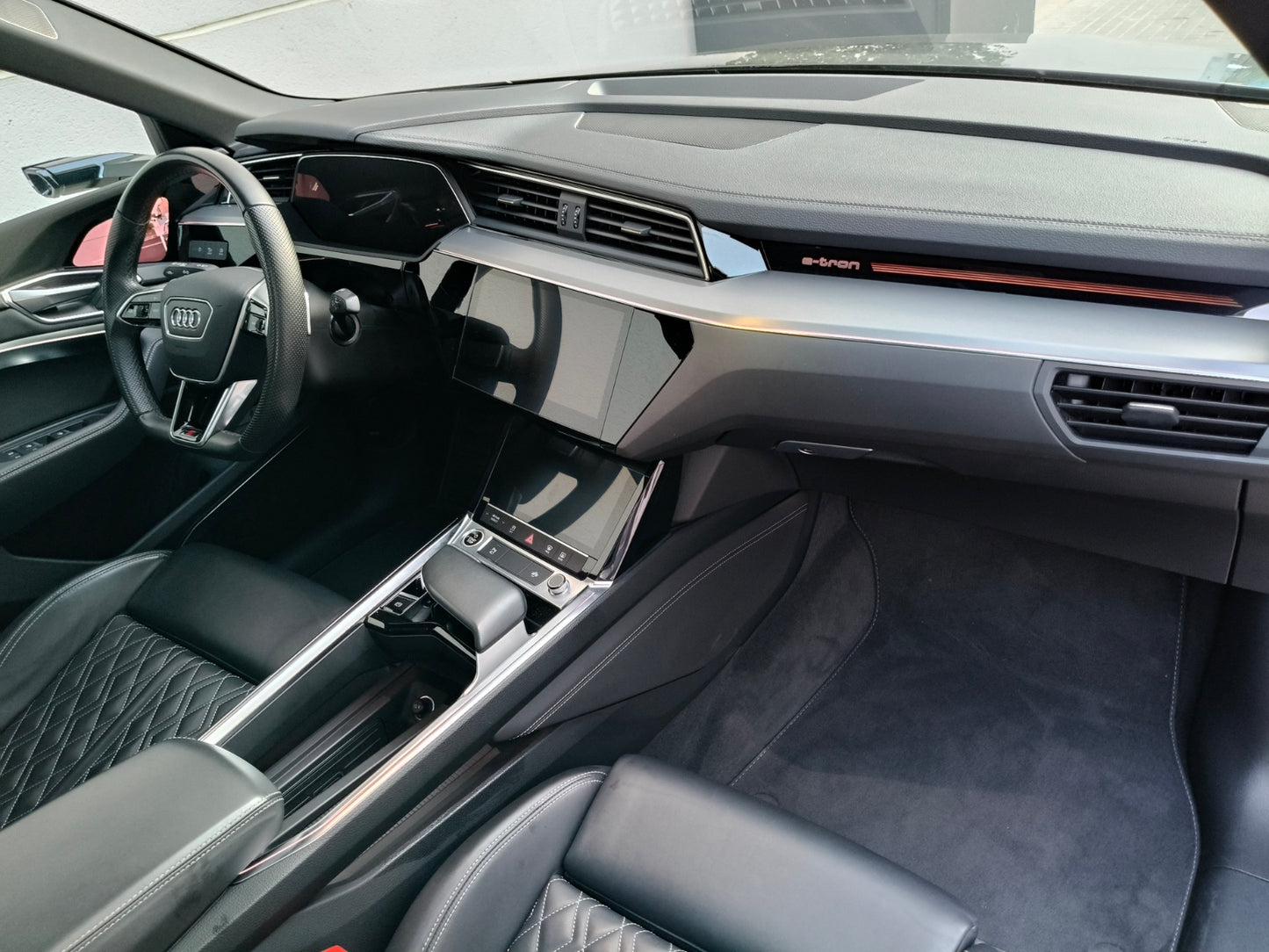 AUDI Q8 55 e-tron SPORTBACK