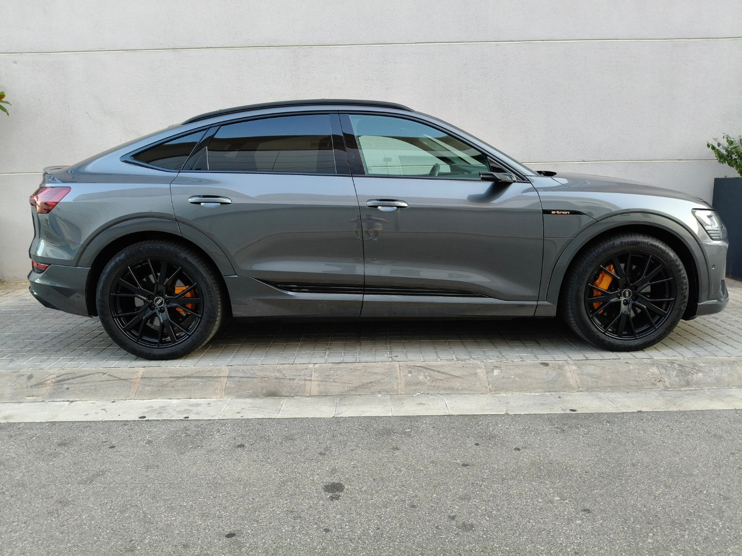 AUDI Q8 55 e-tron SPORTBACK